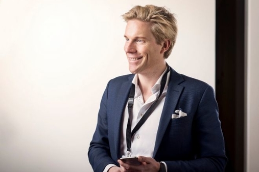 Christoffer Hernæs tok master i Innovasjon og entreprenørskap. Nå er han Chief Digital Officer i Sbanken. Foto: privat.