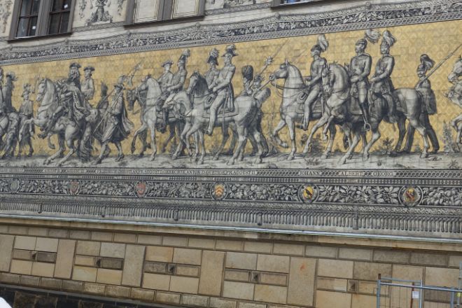 Veggmosaikk i Meissenporselen i Dresden: Sachsens fyrster gjennom tidene