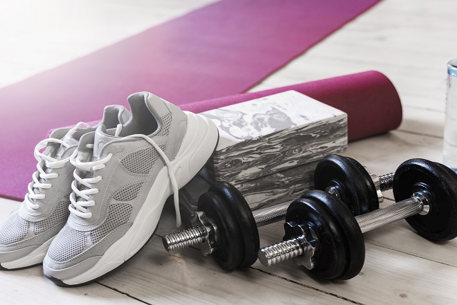 Shoes and exercise equipment of the floor