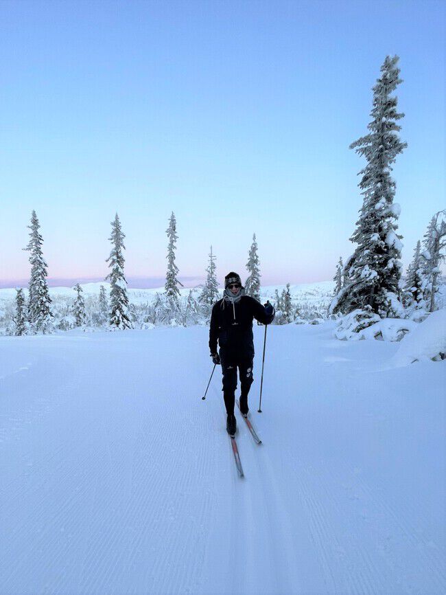 Bilde av Lars Botten på ski.