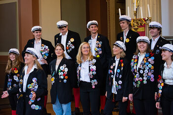 Studentkoret på fakultetet, Chorus Mixtus, brøt inn under talene med jubel og sang for de nye jusstudentene! Foto: Silje Naranjo/UiO.