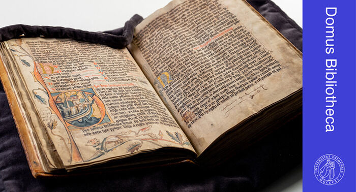 Foto av en gammel lovbok fra middelalderen.