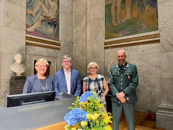 Dekan Hanne F. Harbo, rektor Svein Stølen, visedekan Grete Dyb, og Alexander Flaata, psykolog i Forsvarets sanitet.