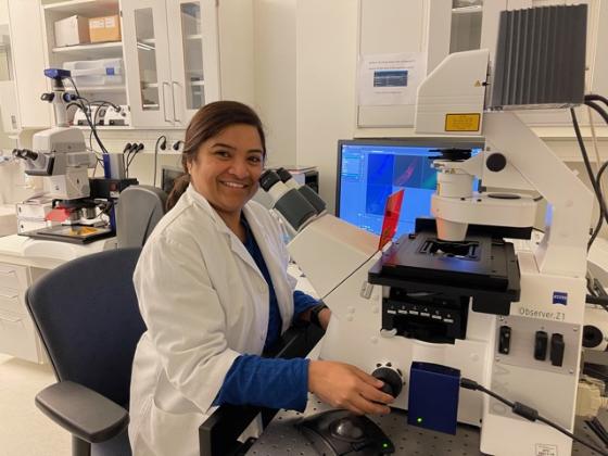 Tanima Sengupta på laben