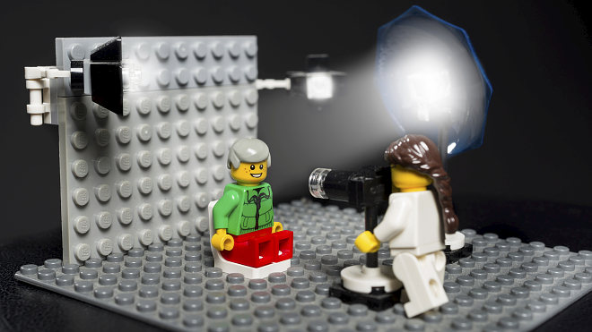 Legofigurer i fotostudio av lego