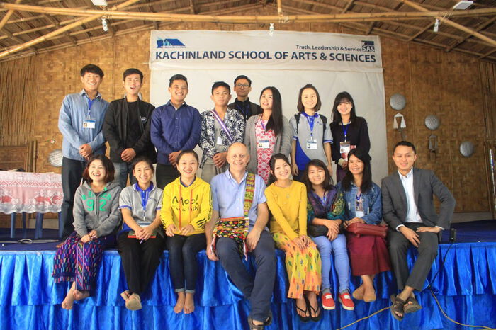 Studenter og professor Myanmar 