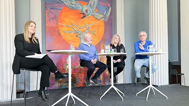 God samtale om et spennende tema f.v. Katrine Holter, Ulf Stridbeck, Tone Davik og Tim Brennen