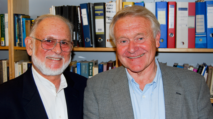 David Orlinsky (t.v.) og Helge Rønnestad, i forbindelse med at Orlinsky ble kreert æresdoktor ved UiO i 2011.