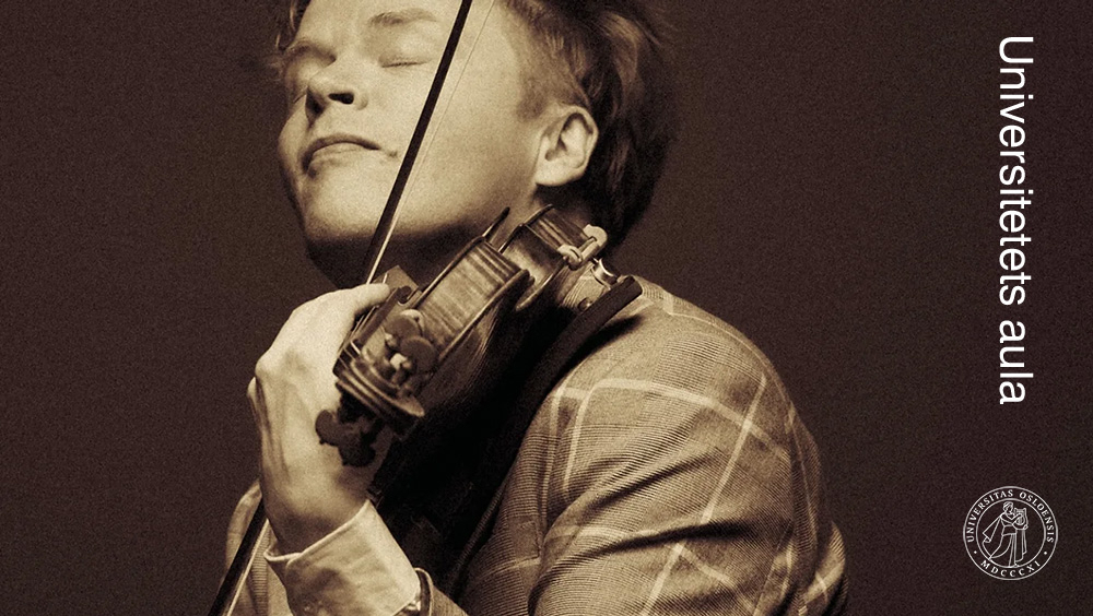 Nærbilde av mann som spiller på fiolin