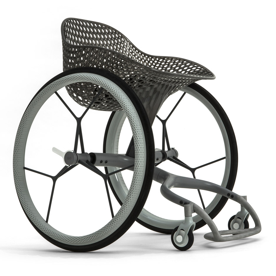 Bildet kan inneholde: rullestol, produkt, hjul, spoke, møbler.
