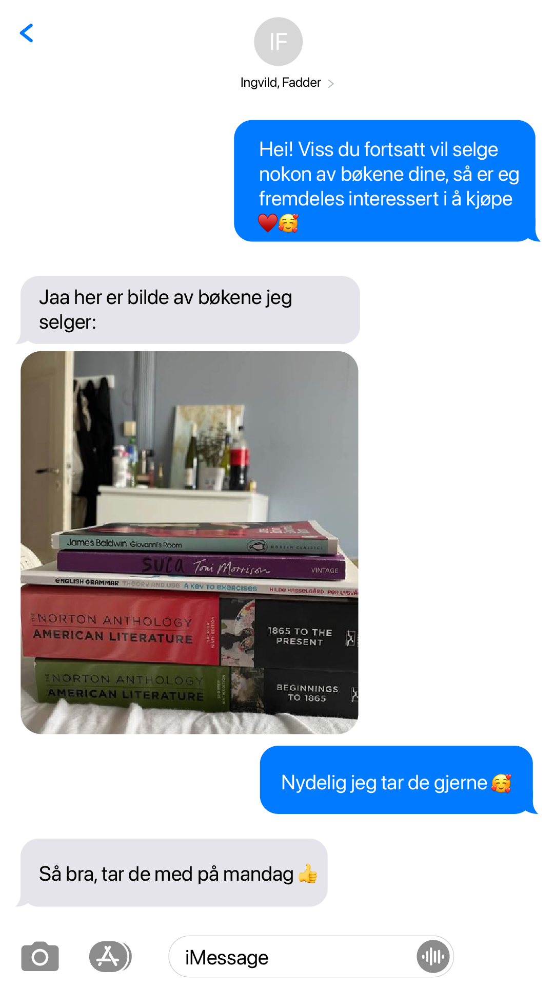 Screenshot av smsutvekslling mellom Nora og Ingvild fadder