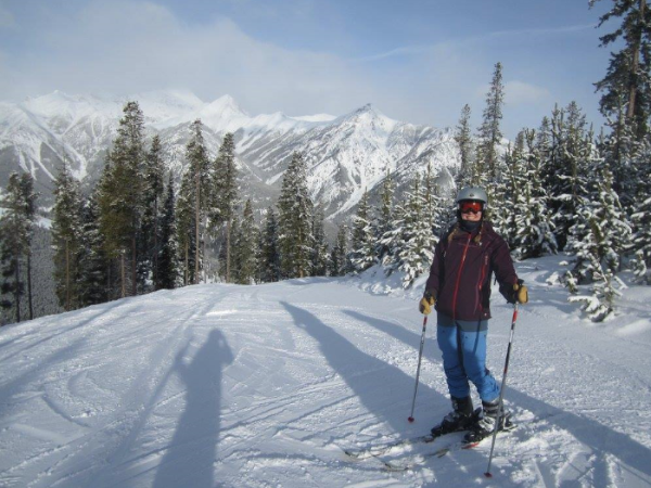 Bildet kan inneholde: snø, vinter, stå på ski, spore, friluftsliv.