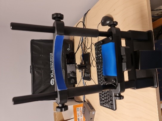 eyetrackerstand for the head